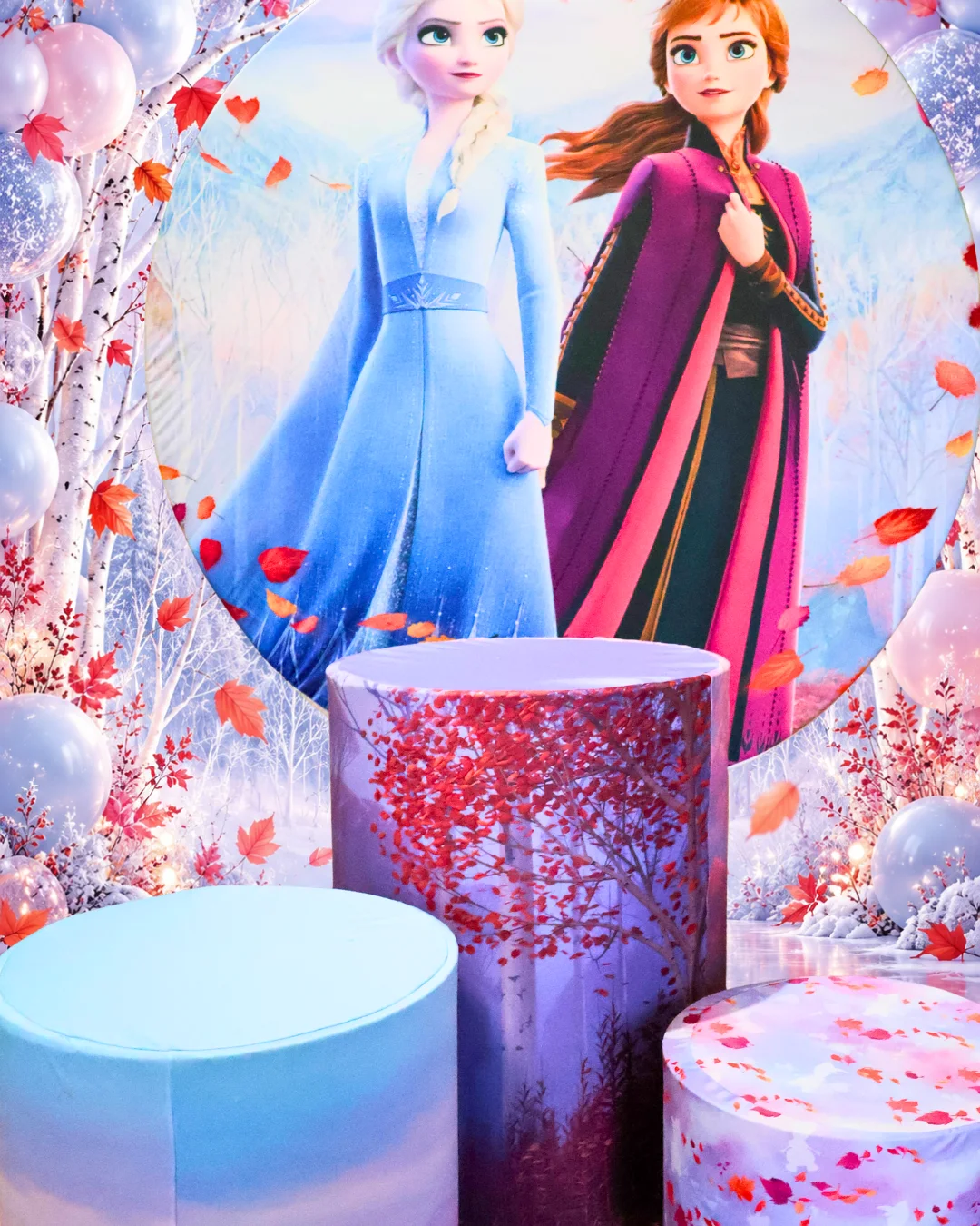 Painel Princesas Azul e Vinho para alugar em Brazlândia